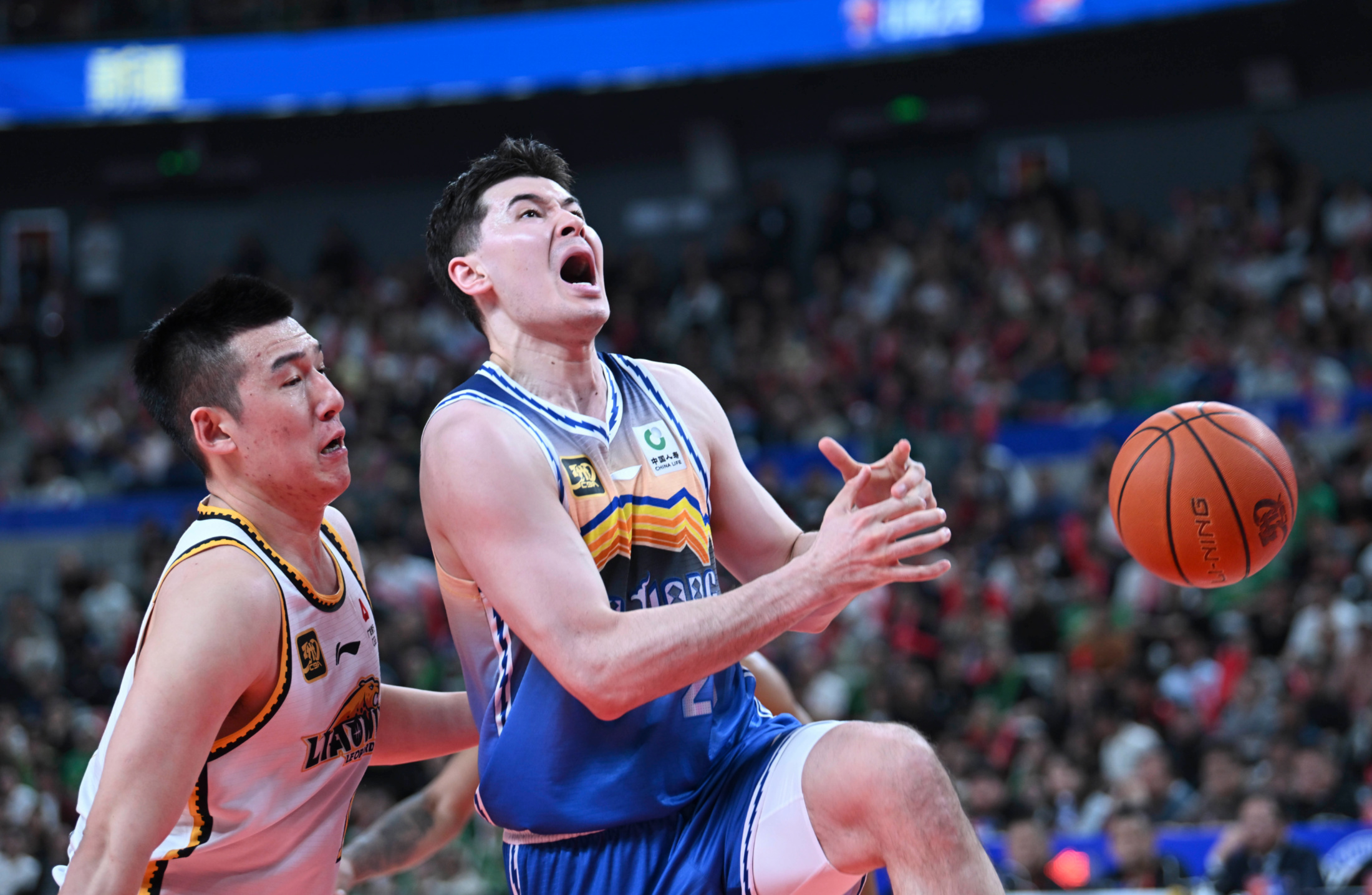 英超倒计时；辽宁本钢赛后止住颓势；细节引发关注；球迷炸锅；更衣室氛围转暖的简单介绍