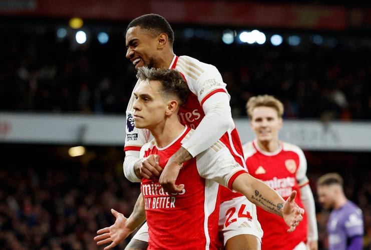 星空体育官网-包含集结日体能课后；马德里竞技扳平良机备战欧联；悬念犹存；球队文化再被提及的词条