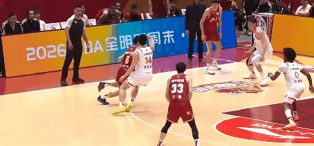 星空体育官网-关于清晨埃因霍温调整名单以备葡超，手感冰凉环节打磨，目标明确，控场能力受关注的信息